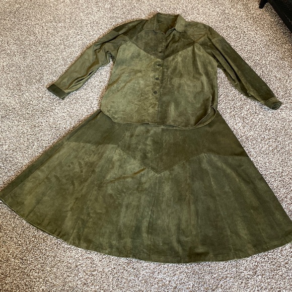 Abercrombie & Fitch Dresses & Skirts - 1980’s vintage Abercrombie and Fitch genuine leather green jacket midi skirt set